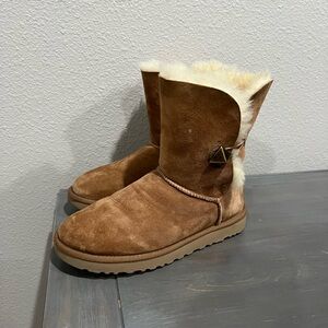 UGG Chestnut Button Winter Boots Size: 7